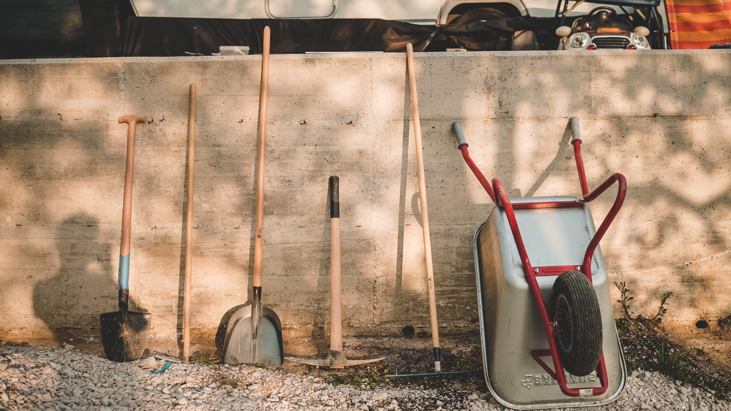 How to sharpen garden tools